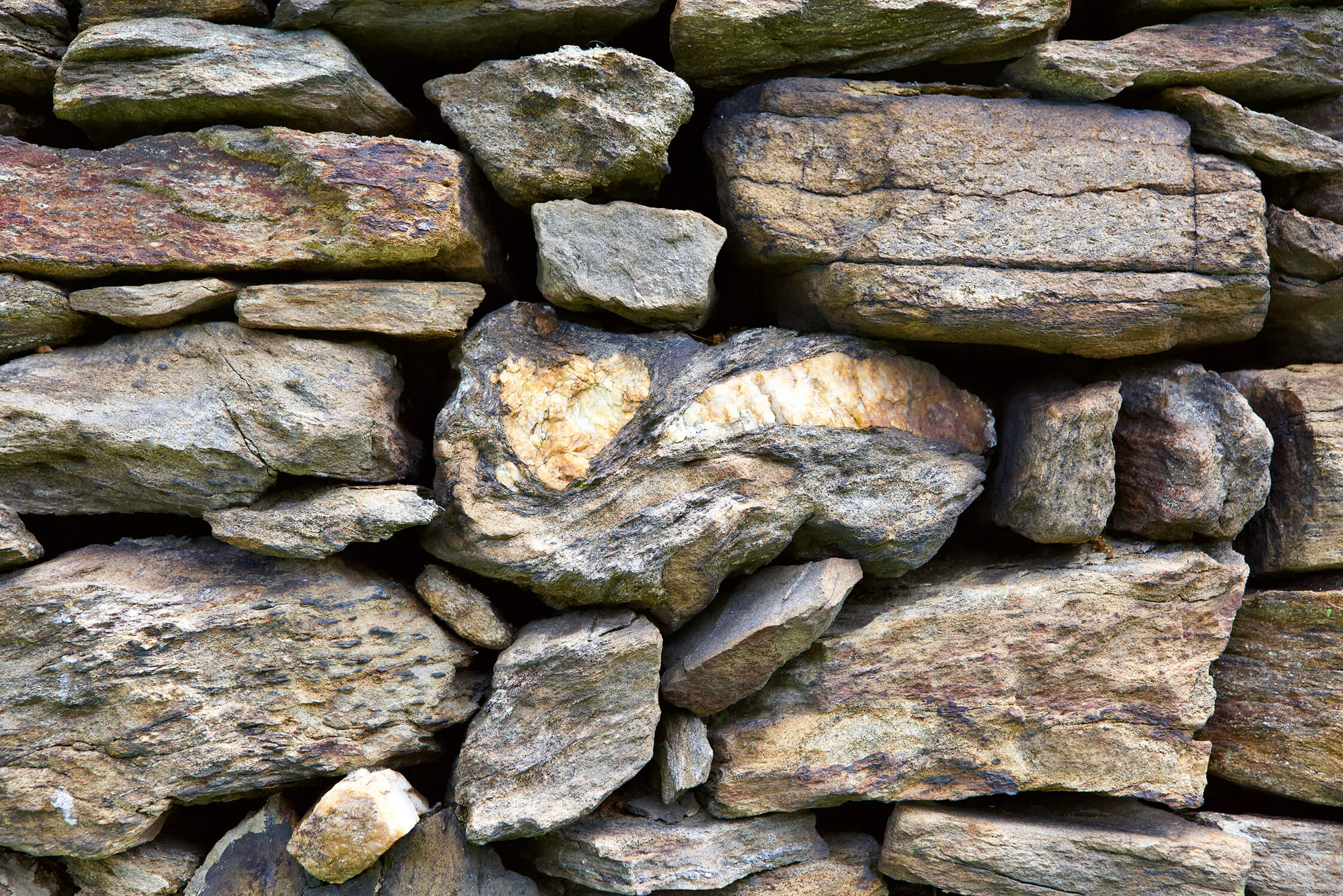 Close-up of a stone wall in the Spitzer Graben