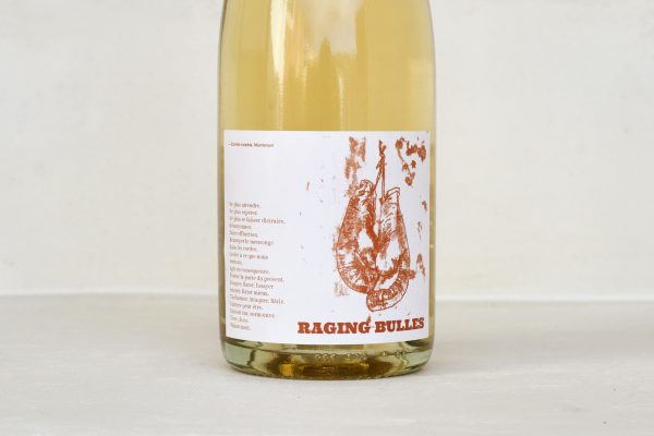 Les Infiltres Raging Bulles sparkling wine from France
